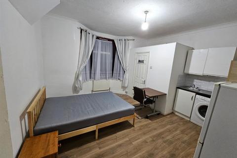 undefined, Earlham Grove, Forest Gate E7