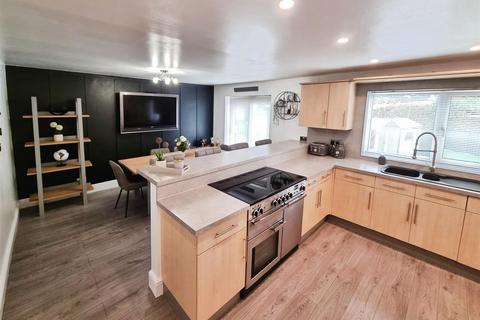 4 bedroom detached house for sale, Austen Way, Crook