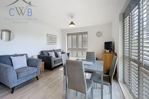 2 bedroom flat for sale, Walters Close, Snodland, ME6