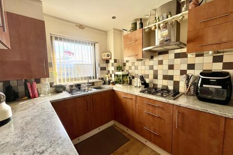 2 bedroom flat for sale, Falaise, West Quay, Newhaven