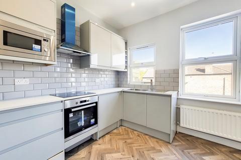 2 bedroom flat to rent, Brookbank Road, Lewisham, SE13