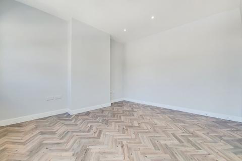 2 bedroom flat to rent, Brookbank Road, Lewisham, SE13