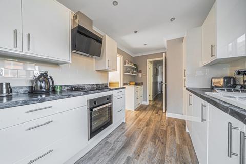 33 Belton Grove, Grantham, NG31 9HH