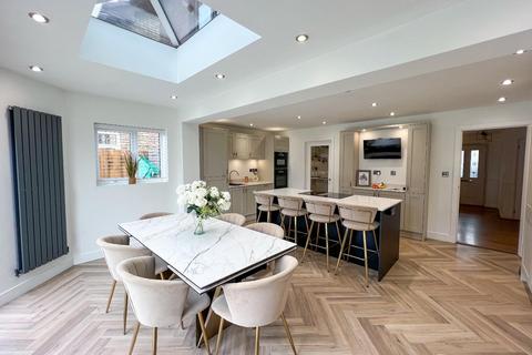5 bedroom detached house for sale, Beechwood Grove, Pencoed, Bridgend County Borough, CF35 6SU