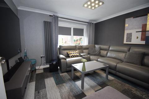 3 bedroom end of terrace house for sale, Townend Court, South Shields