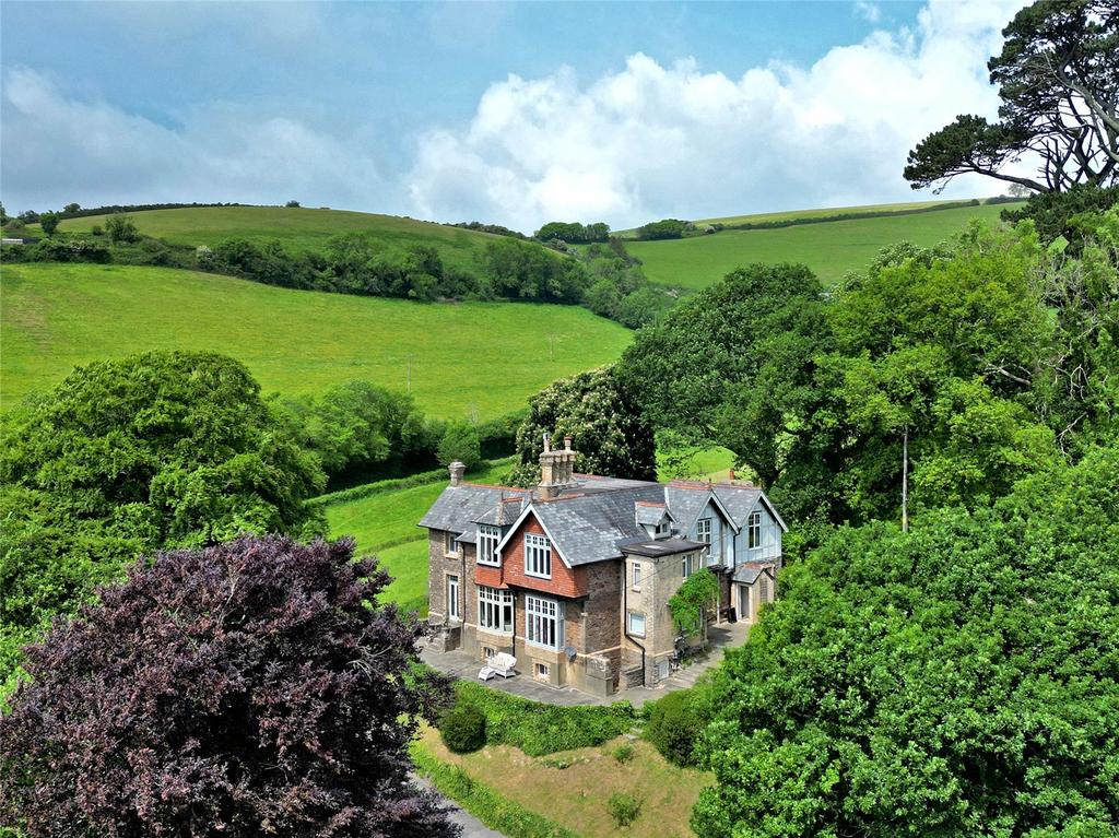 Oversteps House