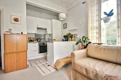 1 bedroom apartment for sale, Eridge Road, Tunbridge Wells, Kent, TN4 8HJ