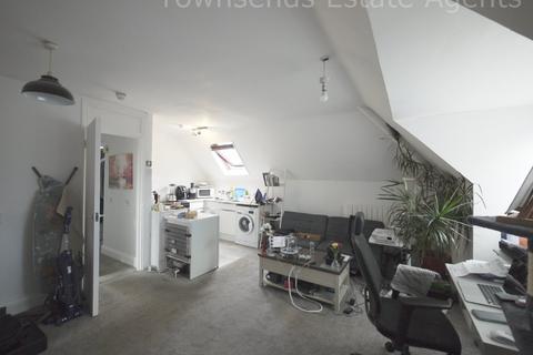 1 bedroom flat for sale, Frithwood Avenue, Northwood HA6
