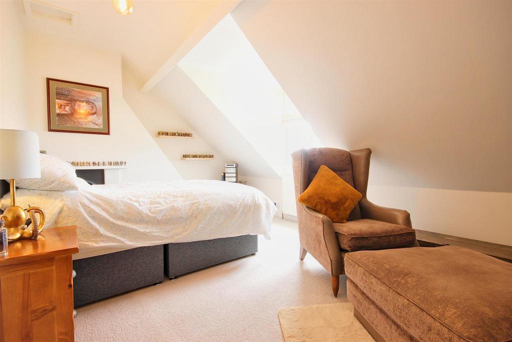 Bedroom 4 (front)