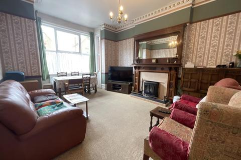 8 bedroom house for sale, Westbourne Park, Scarborough