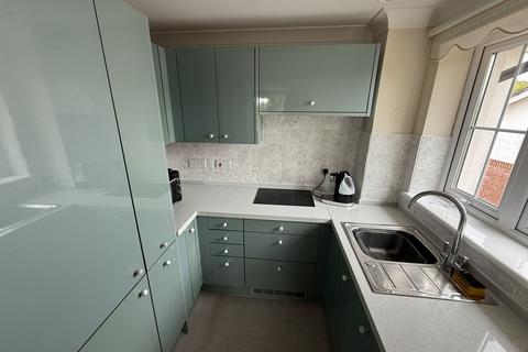 1 bedroom flat for sale, Prices Lane, Reigate RH2