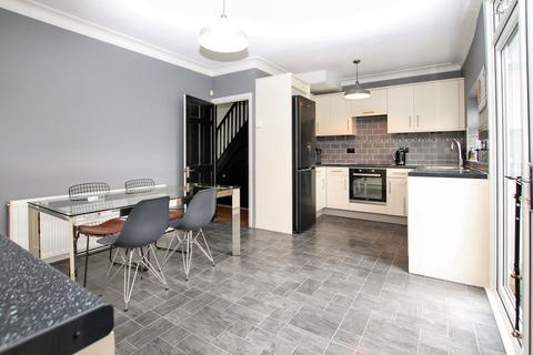 31 Cavenham Gardens, Hornchurch, RM11 2AU
