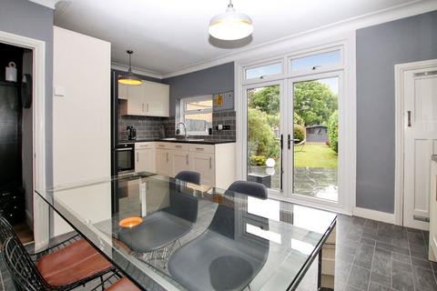 31 Cavenham Gardens, Hornchurch, RM11 2AU