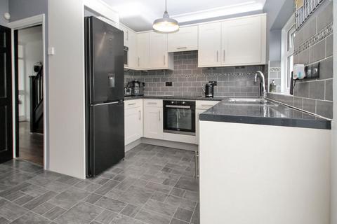 31 Cavenham Gardens, Hornchurch, RM11 2AU