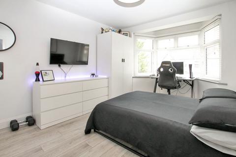 31 Cavenham Gardens, Hornchurch, RM11 2AU