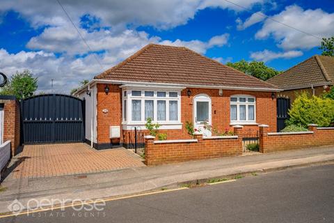4 bedroom detached bungalow for sale, Warden Hill Road, Luton, Bedfordshire, LU2 7AE
