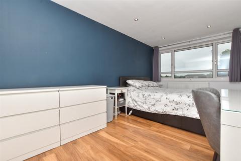 139 Chetwode Road, Tadworth, KT20 5PJ