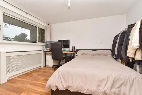 139 Chetwode Road, Tadworth, KT20 5PJ