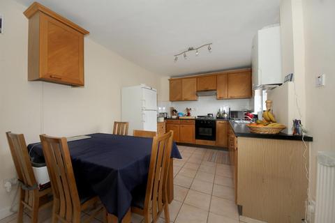 5 Maple Grove, London, W5 4LA