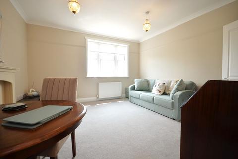 3 bedroom flat to rent, Station Parade, Noel Road, London W3 0DS