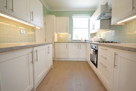 3 bedroom flat to rent, Station Parade, Noel Road, London W3 0DS