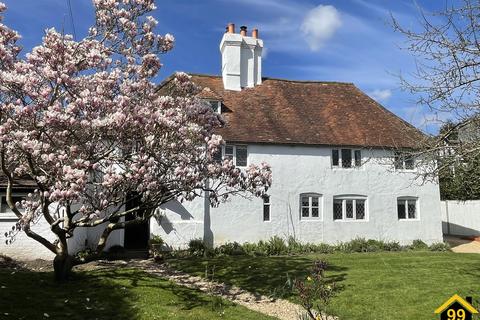 4 bedroom detached house for sale, Howards Crescent, Bexhill-on-Sea, East Sussex, TN39