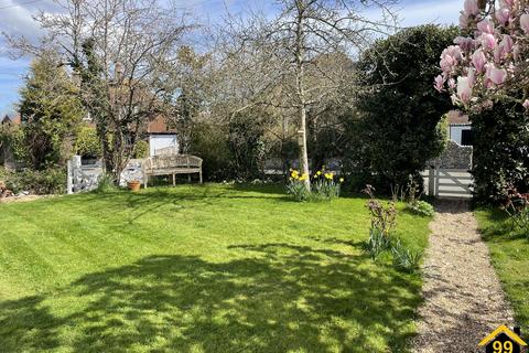 4 bedroom detached house for sale, Howards Crescent, Bexhill-on-Sea, East Sussex, TN39