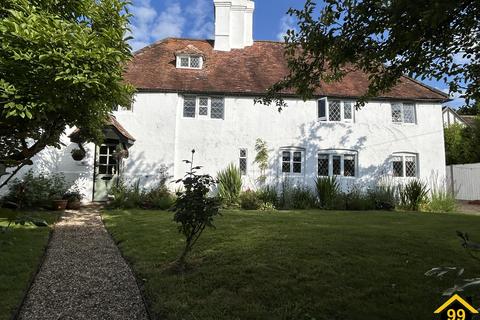 4 bedroom detached house for sale, Howards Crescent, Bexhill-on-Sea, East Sussex, TN39