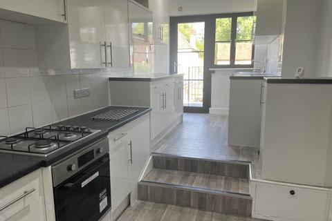 3 bedroom maisonette to rent, Priory Gate, Chichester