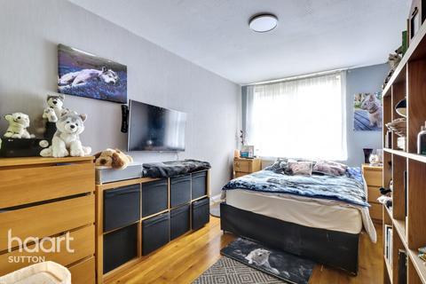 92 Hulverston Close, Sutton, SM2 6TZ