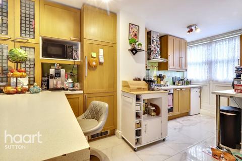 92 Hulverston Close, Sutton, SM2 6TZ