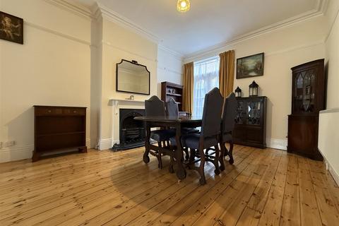 4 bedroom terraced house for sale, Lansdowne Road, Aylestone LE2