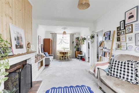 4 Acton Road, Arnold, Nottingham, NG5 7AD