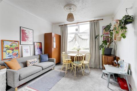 4 Acton Road, Arnold, Nottingham, NG5 7AD