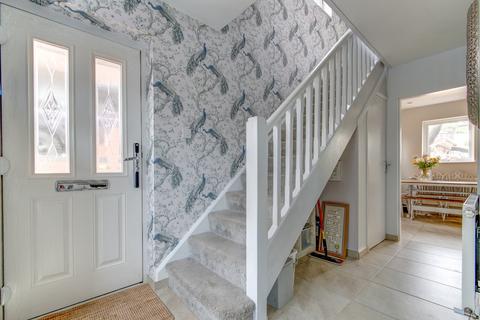 16 Auxerre Avenue, Redditch, B98 7QP