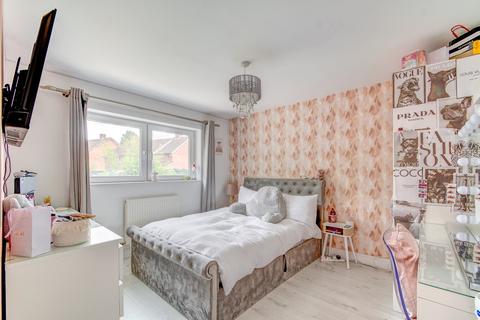 16 Auxerre Avenue, Redditch, B98 7QP