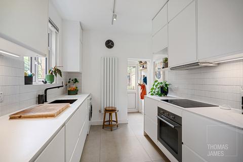 3 bedroom terraced house for sale, Lymington Avenue, London, N22