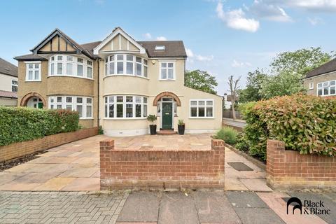 31 The Grove, West Wickham, BR4 9JT