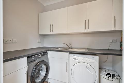 31 The Grove, West Wickham, BR4 9JT