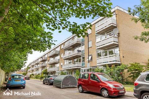 undefined, Arbor Court, London N16