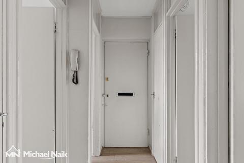 undefined, Arbor Court, London N16