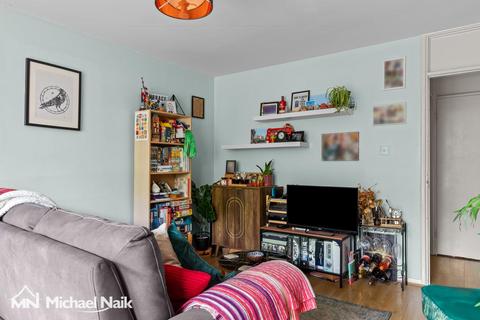 undefined, Arbor Court, London N16