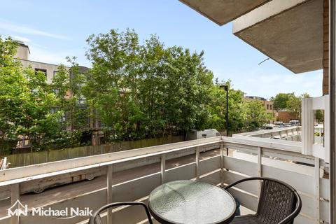 undefined, Arbor Court, London N16