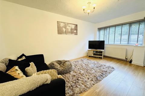2 bedroom townhouse for sale, Woodlands Close, Denby Dale, HD8 8RH