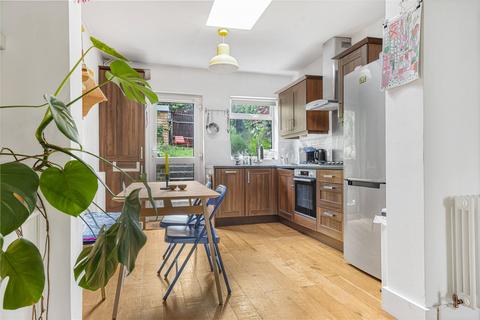 9 Sunnyside, London, SE6 4UR