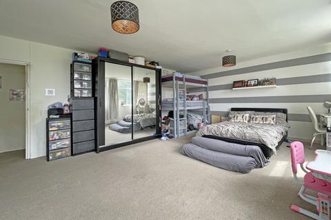 undefined, Kingston Road, Ewell Village, Surrey, KT17