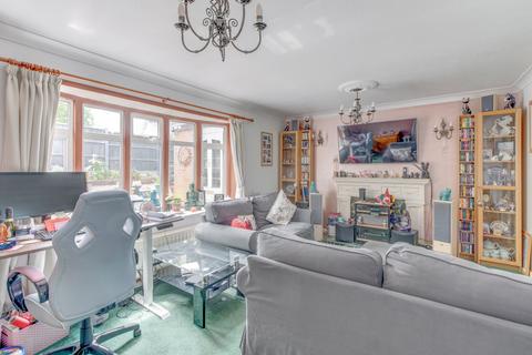 26 Aldington Close, Redditch, B98 7NE