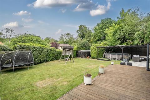 4 bedroom detached house for sale, Stagbury Avenue, Chipstead, Coulsdon