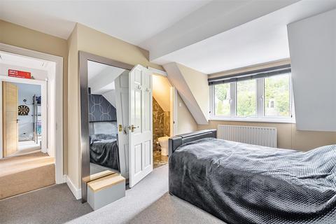 4 Stagbury Avenue, Chipstead, Coulsdon, CR5 3PA