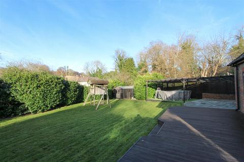 4 bedroom detached house for sale, Stagbury Avenue, Chipstead, Coulsdon